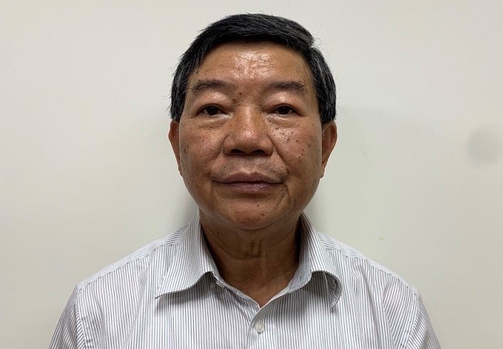 Đề nghị truy tố cựu Giám đốc Bệnh viện Bạch Mai Nguyễn Quốc Anh - Ảnh 1.