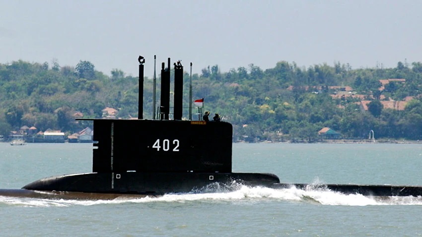 Australia cam kết hỗ trợ Indonesia tìm kiếm tàu ngầm mất tích - Ảnh 1.