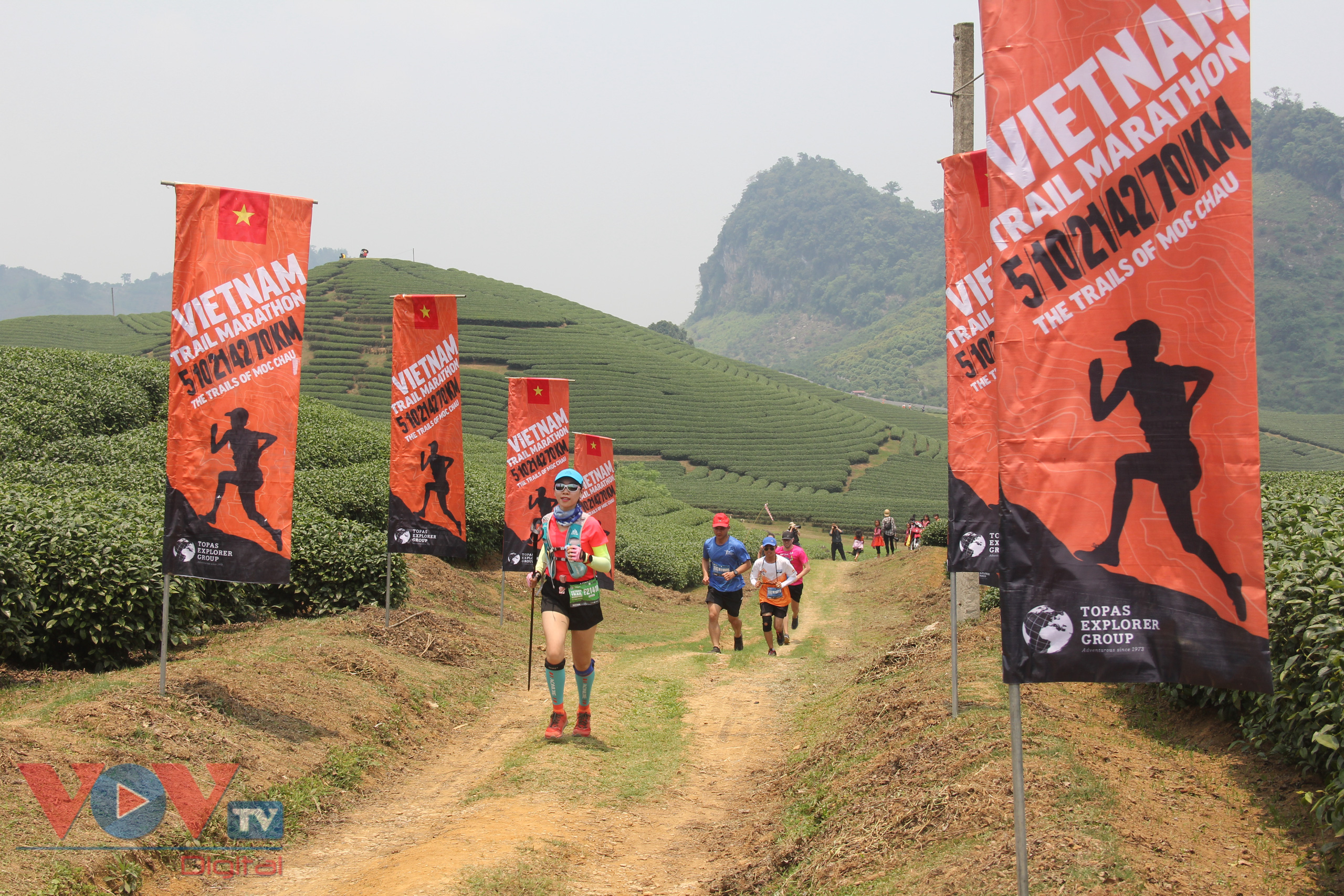 Đây là năm thứ 3 liên tiếp, Giải Marathon quốc tế đường mòn Việt Nam được tổ chức tại Mộc Châu. Tại giải này, các vận động viên sẽ cùng chạy trên nhiều địa hình khác nhau
