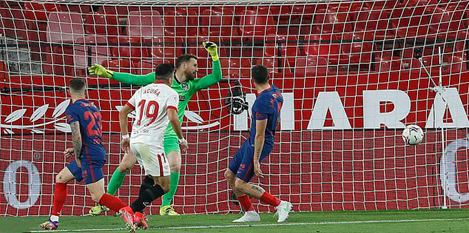 Kết quả Sevilla 1-0 Atletico: Báo động đỏ cho Rojiblanco - Ảnh 1.