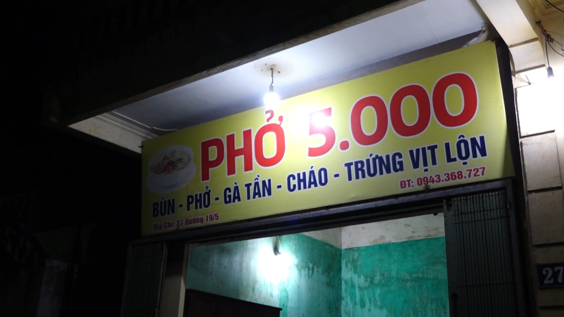 Quán phở 5.000 đồng: 16 năm không tăng giá, ngày bán 500 bát ở Nam Định - Ảnh 2.