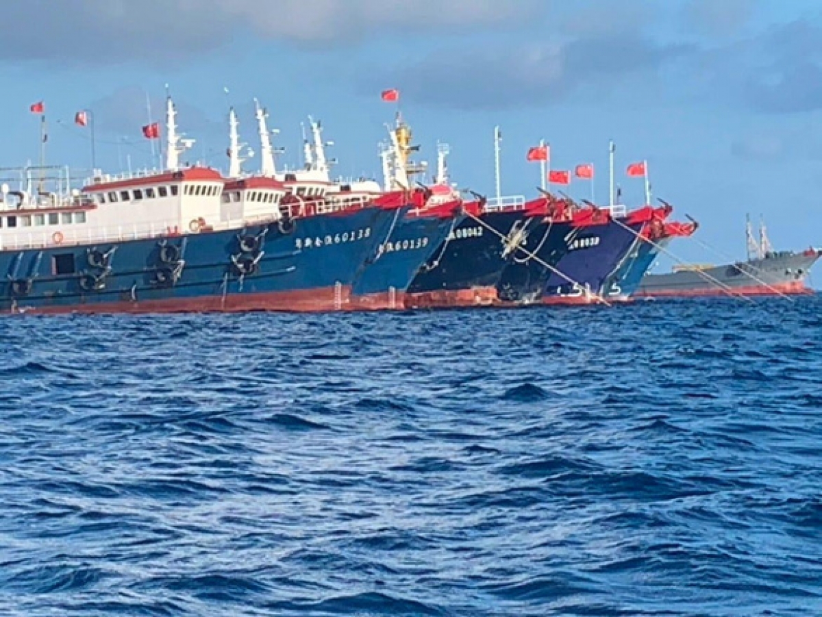 Philippines cảnh báo hậu quả nếu Trung Quốc không rút tàu khỏi Đá Ba Đầu - Ảnh 1.