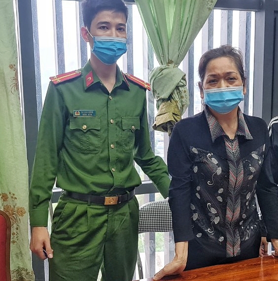 Đối tượng Trần Thị Tuyến bị Công an huyện Tuần Giáo bắt giữ.jpeg