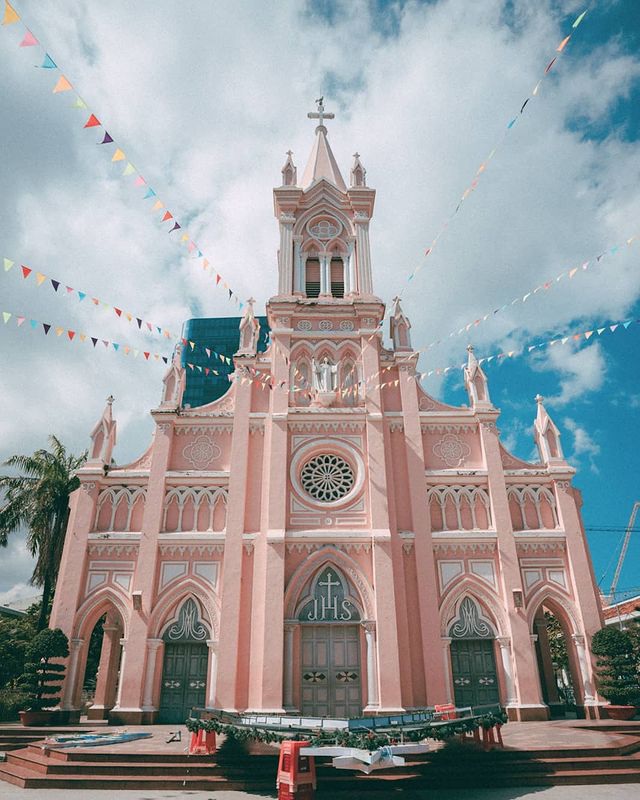 'Chụp cháy máy' ở 3 nhà thờ màu hồng đẹp nhất Việt Nam - Ảnh 3.