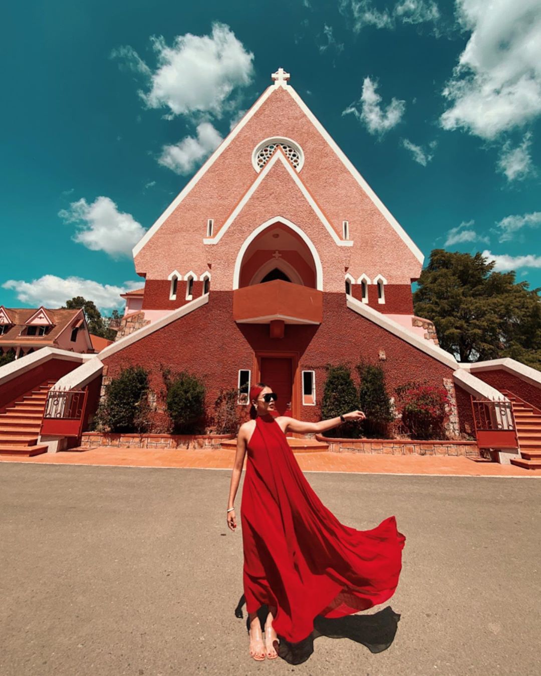 'Chụp cháy máy' ở 3 nhà thờ màu hồng đẹp nhất Việt Nam - Ảnh 5.