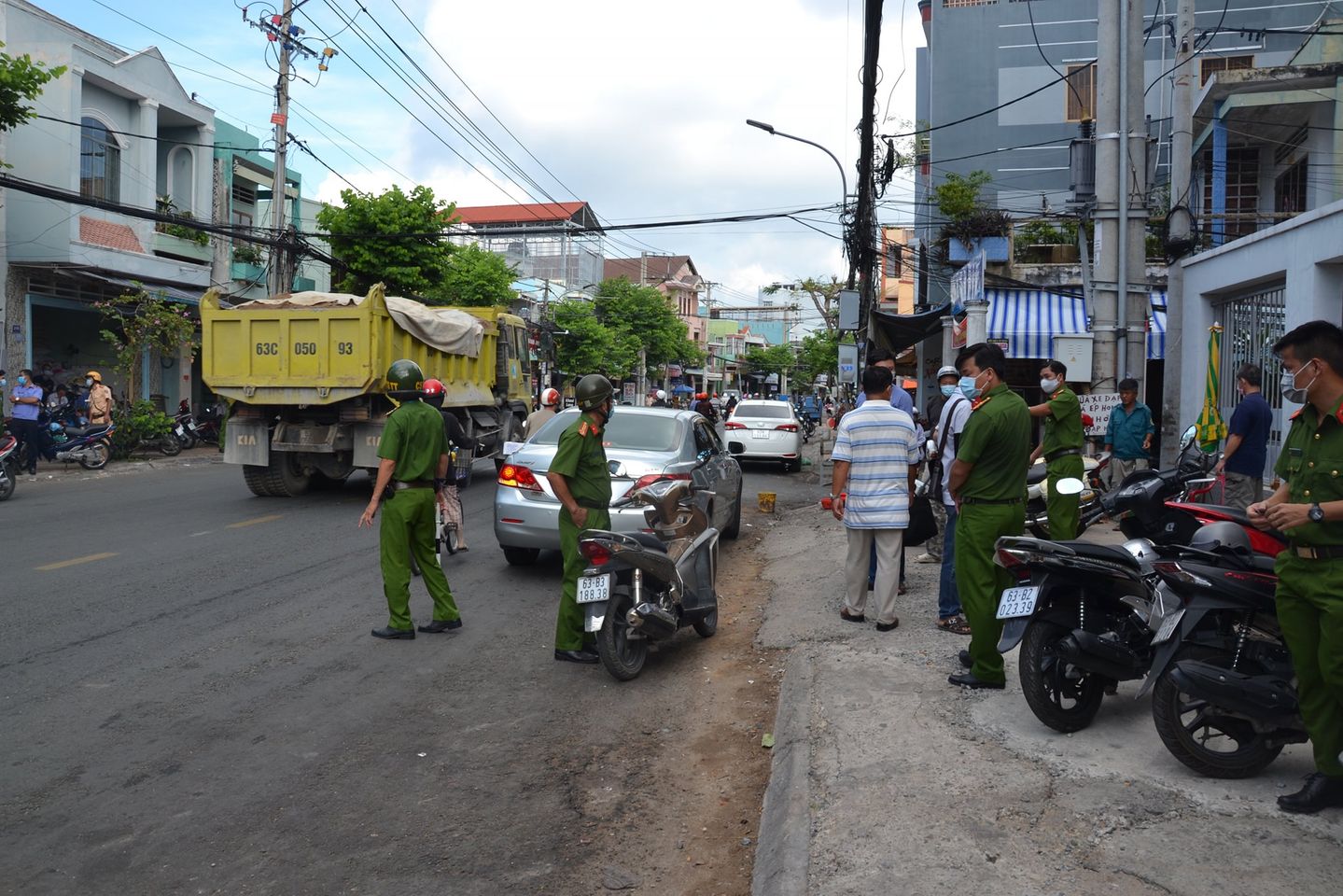 Khẩn trương điều tra vụ một thanh niên bị đâm tử vong ở Tiền Giang - Ảnh 1.