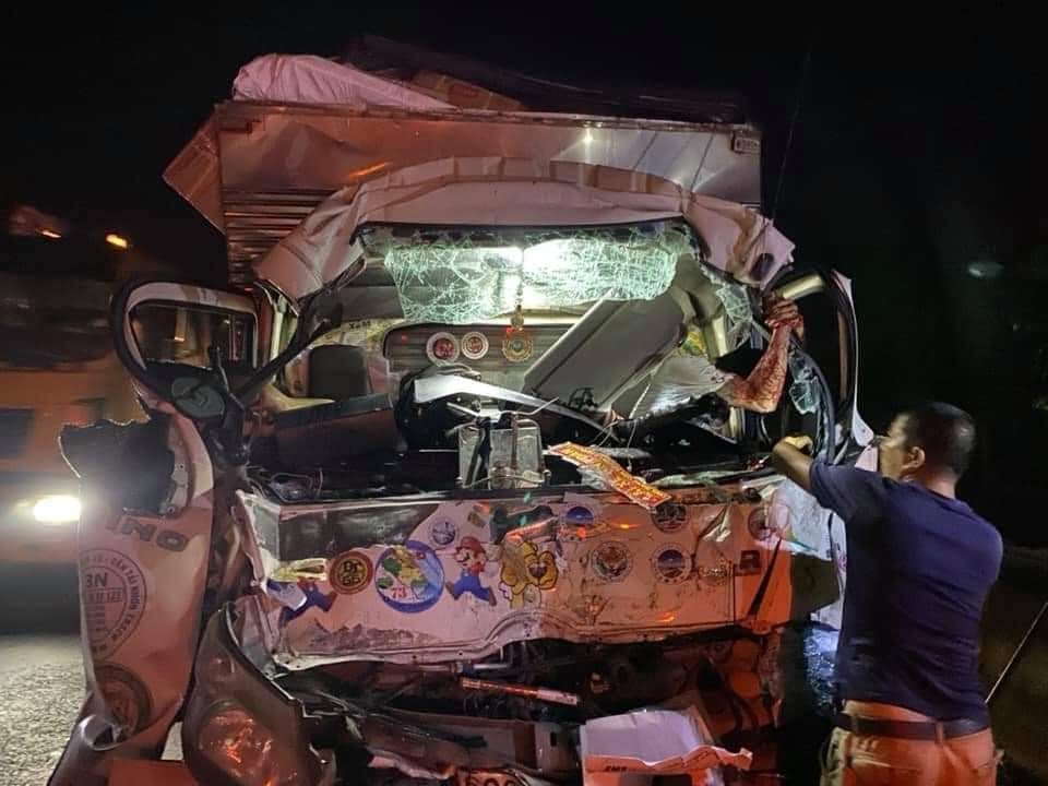 Tiền Giang: Tai nạn liên hoàn nghiêm trọng trên Quốc lộ 1, 2 người thương vong - Ảnh 1.