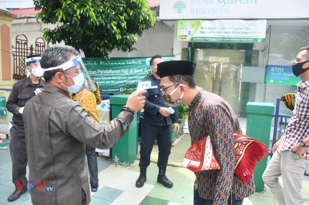 Indonesia đảm bảo cho người dân đón lễ Eid Al-Fitr an toàn trong đại dịch - Ảnh 2.