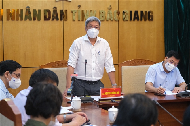 Bắc Giang ghi nhận hơn 200 ca dương tính SARS-CoV-2 mới, Bộ Y tế họp khẩn - Ảnh 1.