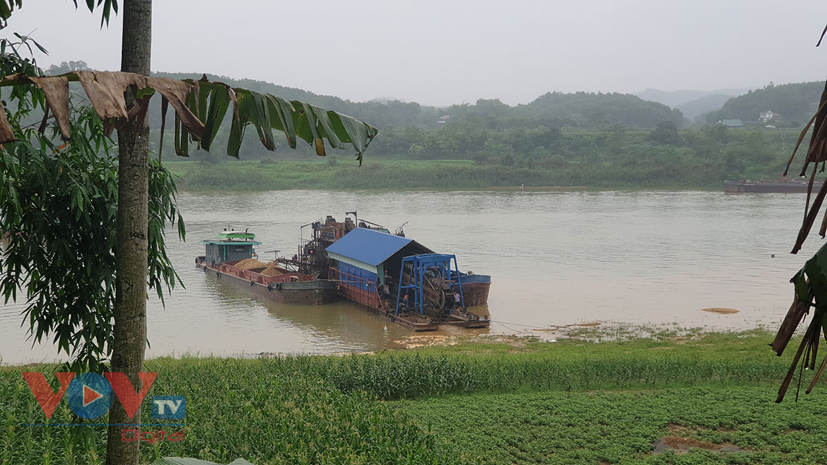 Phú Thọ: 'Bát nháo' tình trạng khai thác cát, sỏi trên sông Lô - Ảnh 4.