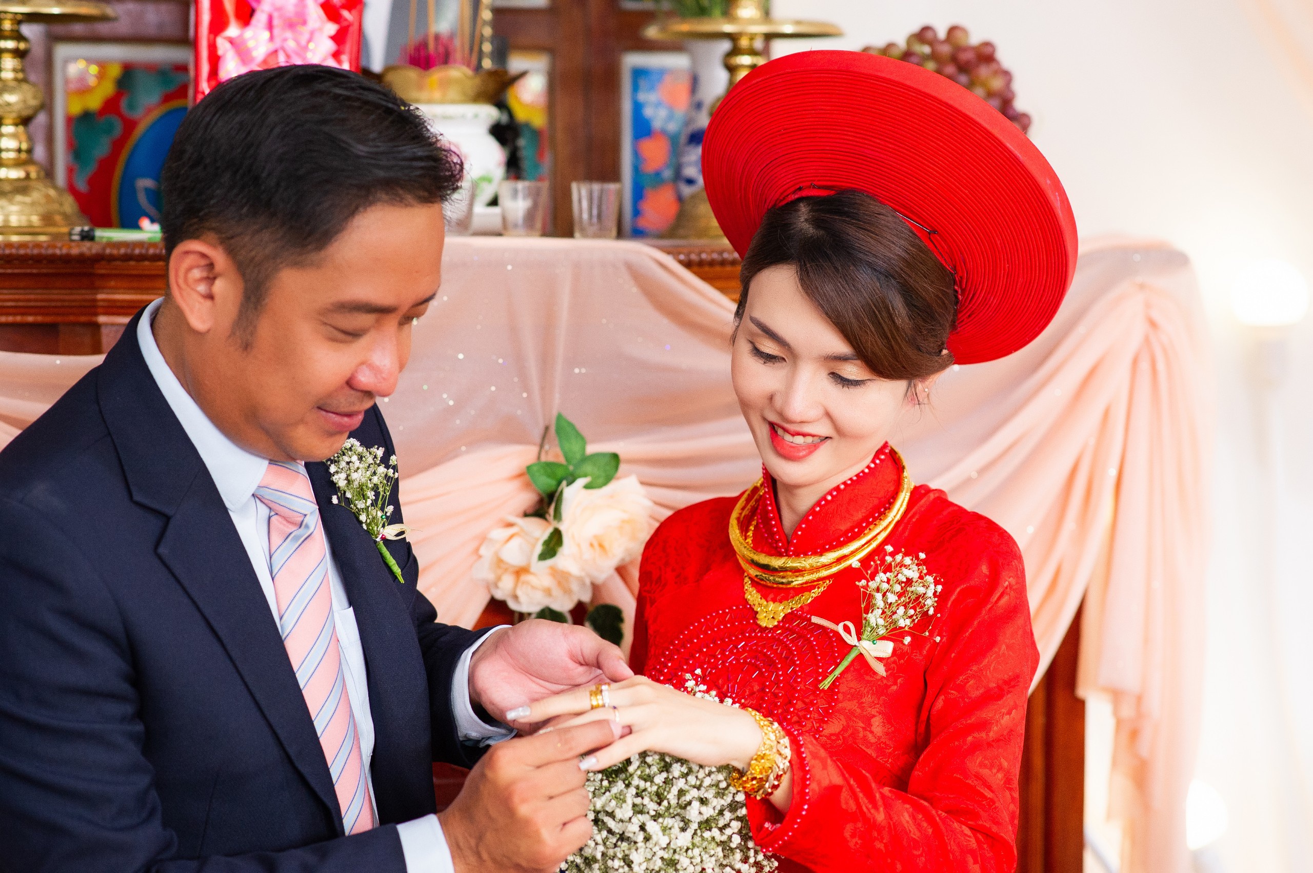 Diễn viên 'Cổng mặt trời' Đình Hiếu kết hôn ở tuổi 41 - Ảnh 1.