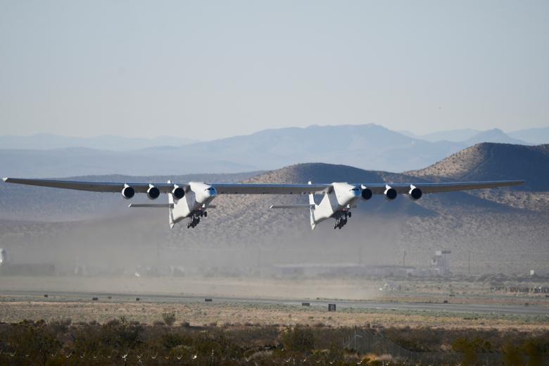 Máy bay lớn nhất thế giới trở lại bầu trời sau 2 năm 'ở ẩn' - Ảnh 6.