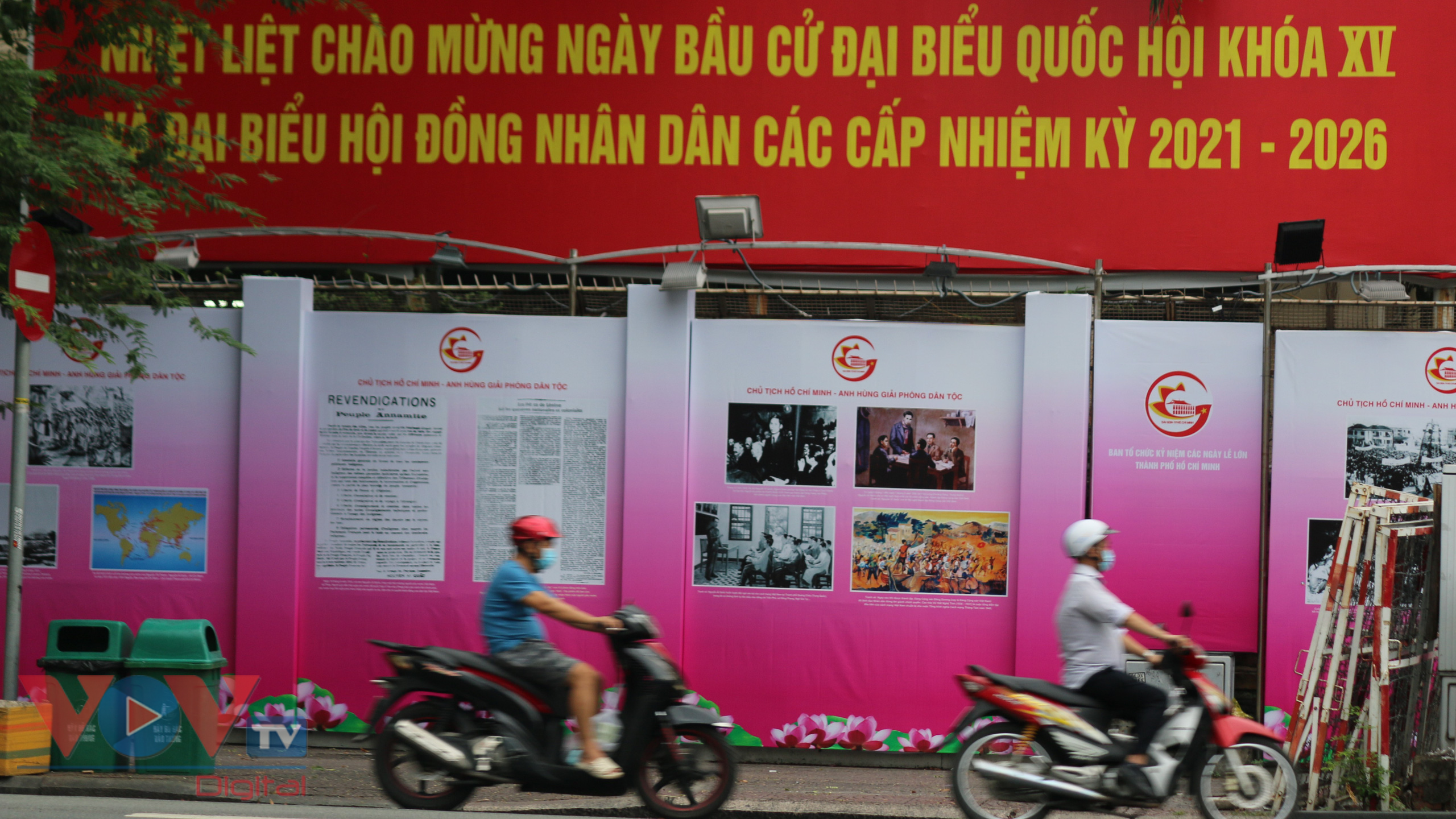 Một góc đường Nguyễn Du, Quận 1,  phía trước nhà thờ Đức Bà
