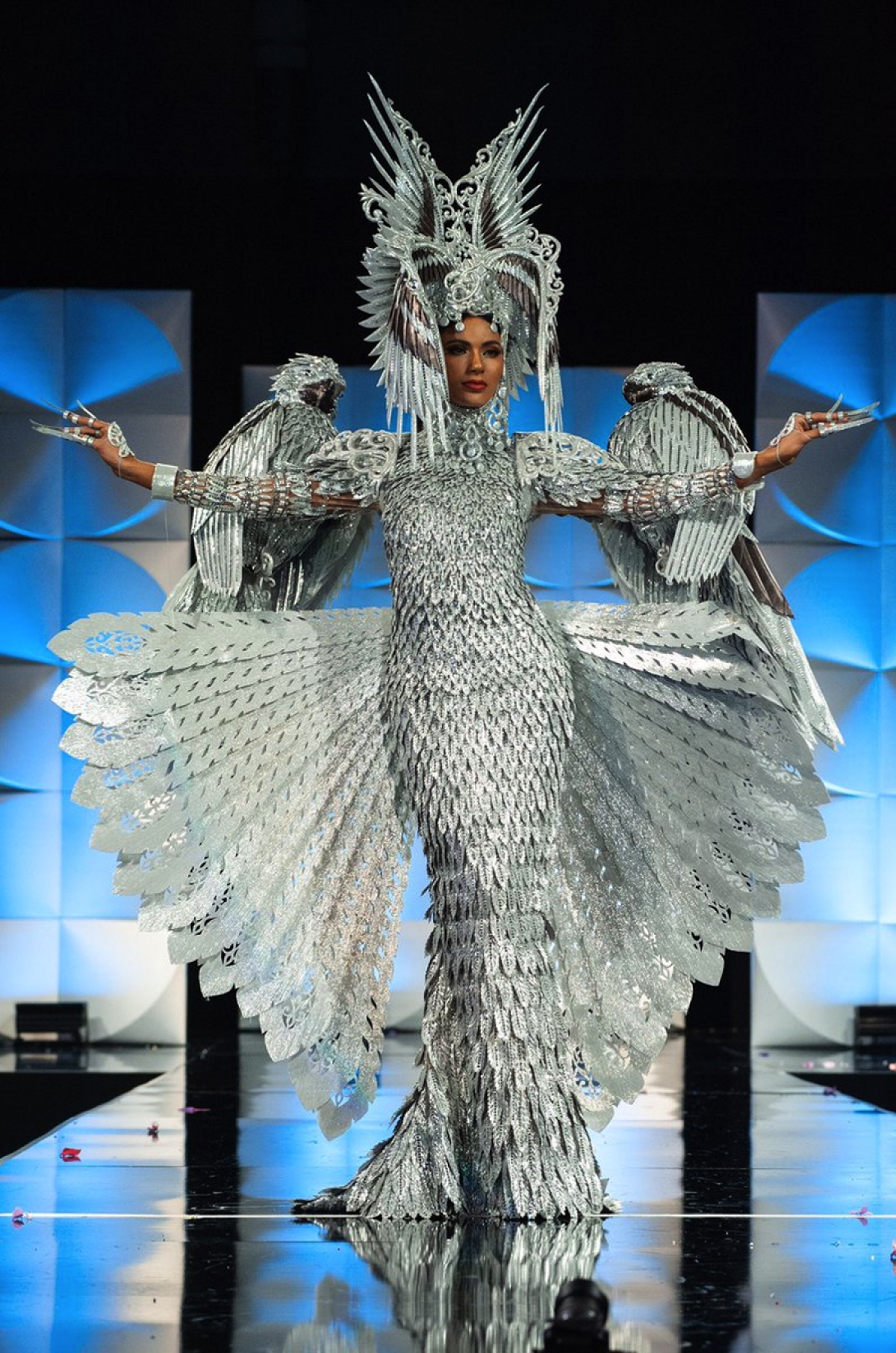 Đông Nam Á 'thống trị' phần trang phục dân tộc 3 năm liên tiếp tại Miss Universe - Ảnh 2.