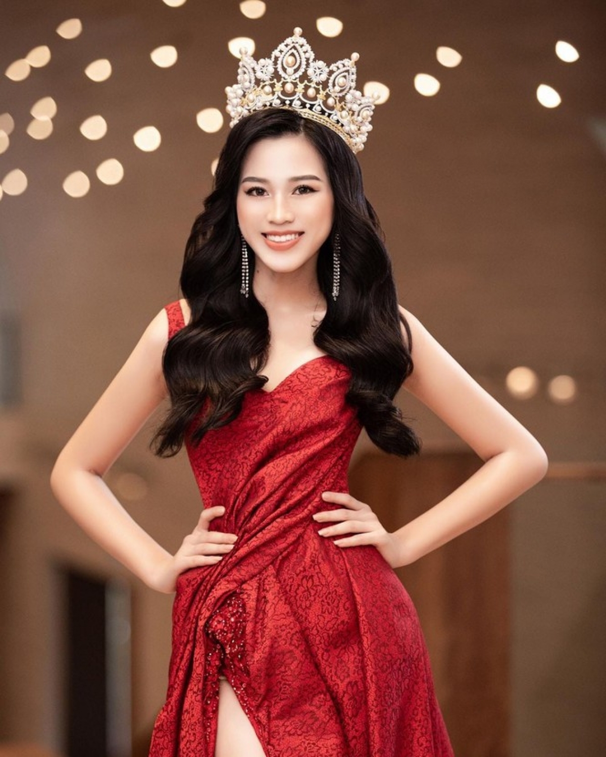 Hoa hậu Đỗ Thị Hà nóng bỏng trong bộ ảnh bikini họa tiết da rắn - Ảnh 6.