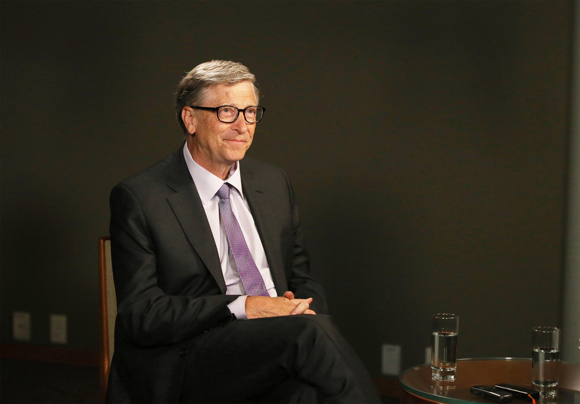 Trong hai tuần, hình ảnh đẹp đẽ của Bill Gates tan vỡ - Ảnh 1.