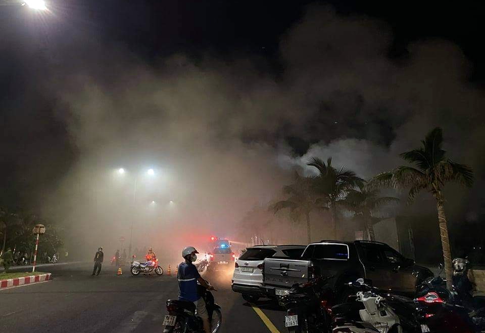 Phú Yên: Cháy lớn tại quán bar Sands Bay thuộc dự án Khu nghỉ dưỡng Rosa Alba Resort  - Ảnh 6.