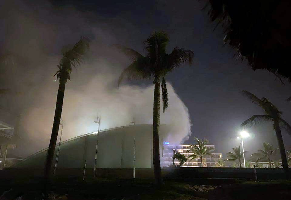 Phú Yên: Cháy lớn tại quán bar Sands Bay thuộc dự án Khu nghỉ dưỡng Rosa Alba Resort  - Ảnh 1.