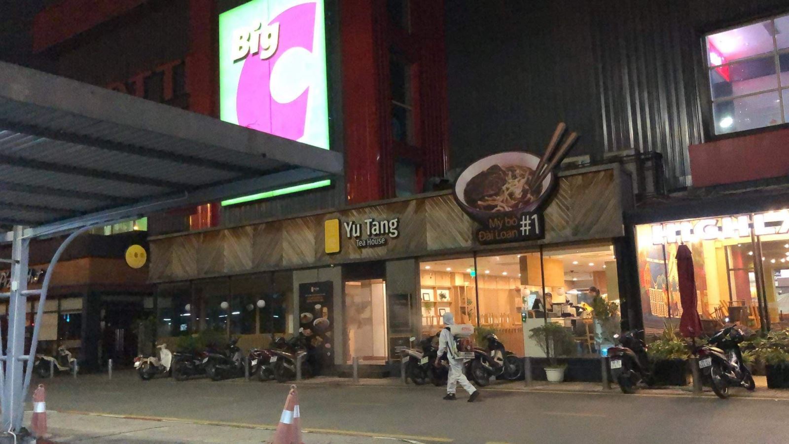 Bác bỏ thông tin người Ấn Độ ngất xỉu tại siêu thị BigC khiến nơi này bị phong toả - Ảnh 1.