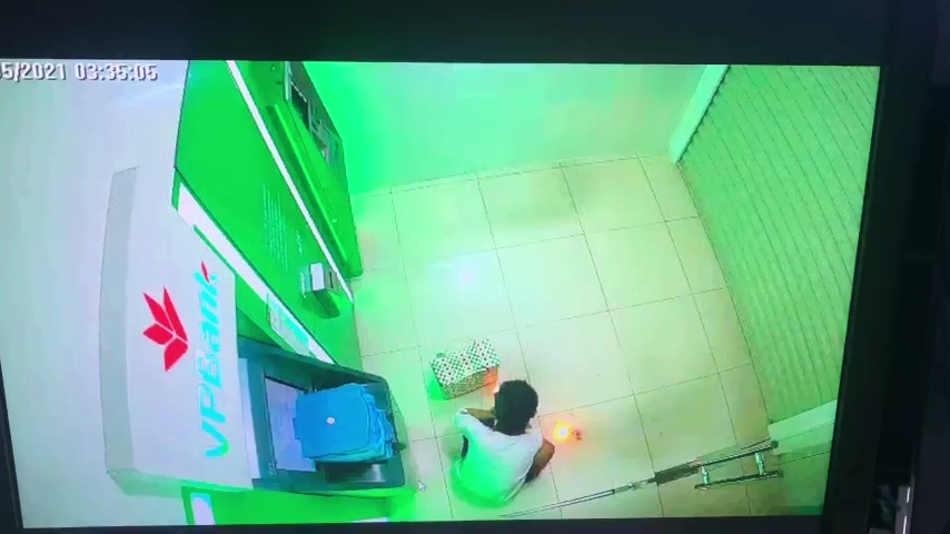Bắt giữ thủ phạm đốt ngân hàng ở Kiên Giang qua trích xuất camera - Ảnh 2.