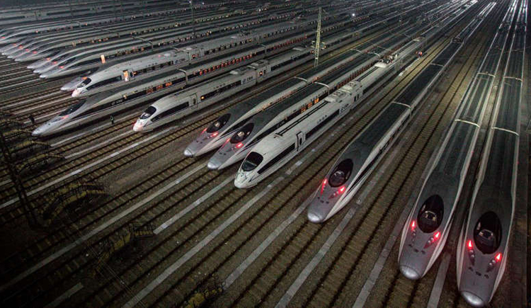 Lý do Trung Quốc đầu tư phát triển thần tốc đường sắt cao tốc - Ảnh 1.