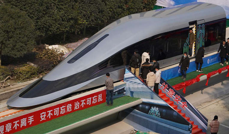 Lý do Trung Quốc đầu tư phát triển thần tốc đường sắt cao tốc - Ảnh 2.