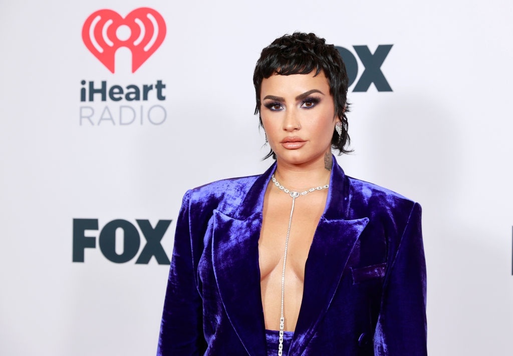 Dàn ca sĩ tham dự lễ trao giải iHeartRadio Music Awards 2021 - Ảnh 1.