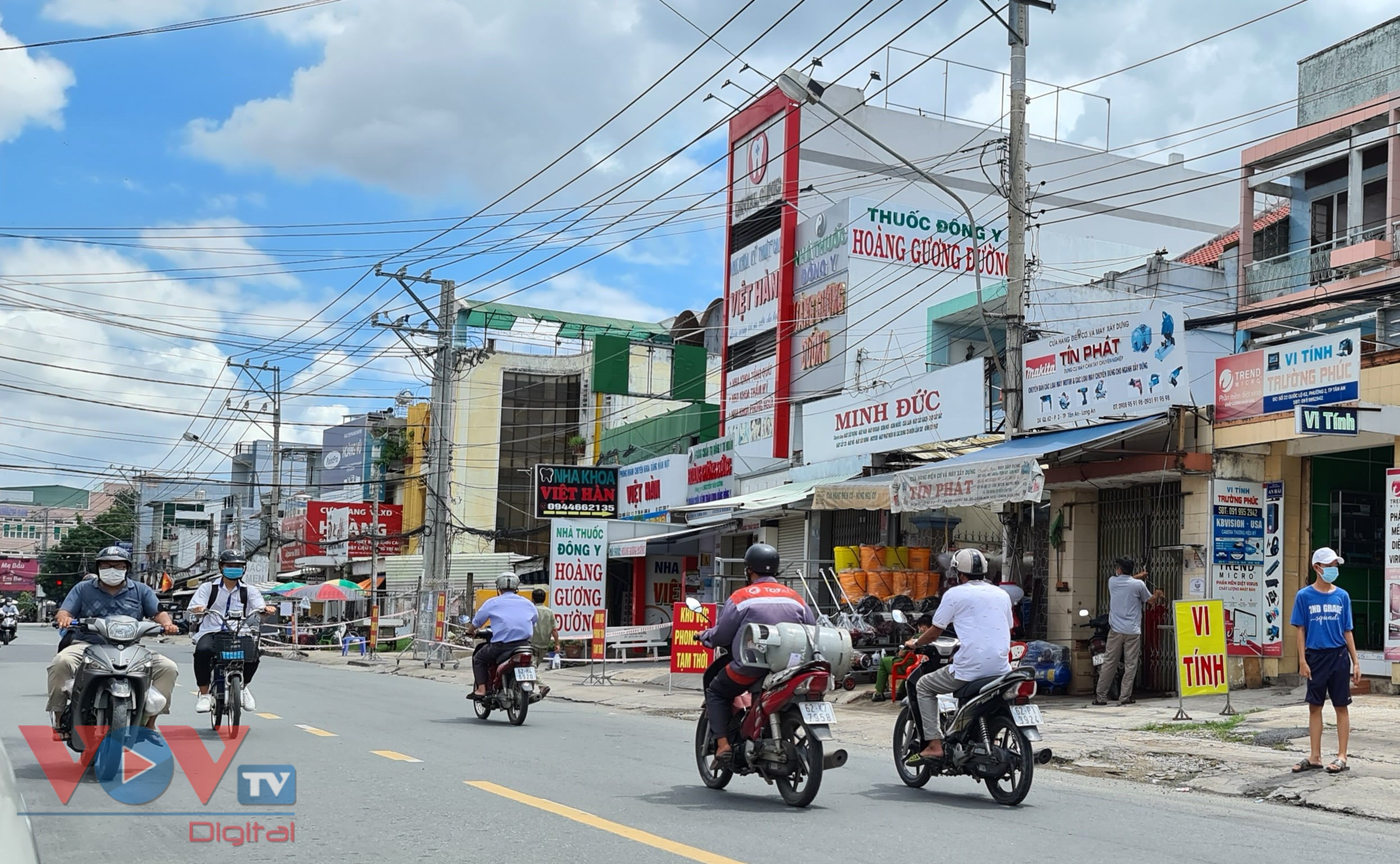 Khu vực nhà BN 6731 tại Khu phố 3, Phường 2, TP Tân An bị phong tỏa cách ly.jpg