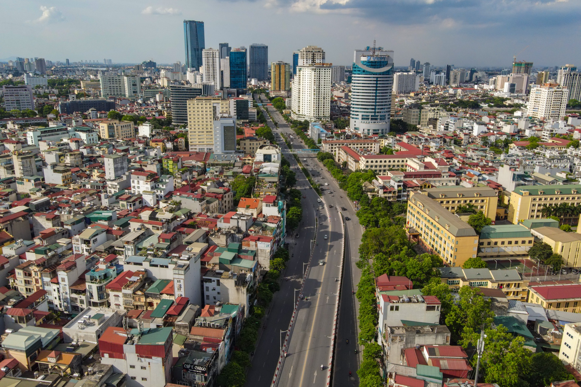 Đường phố Hà Nội nhìn từ trên cao ngày nóng 39 độ C - Ảnh 6.