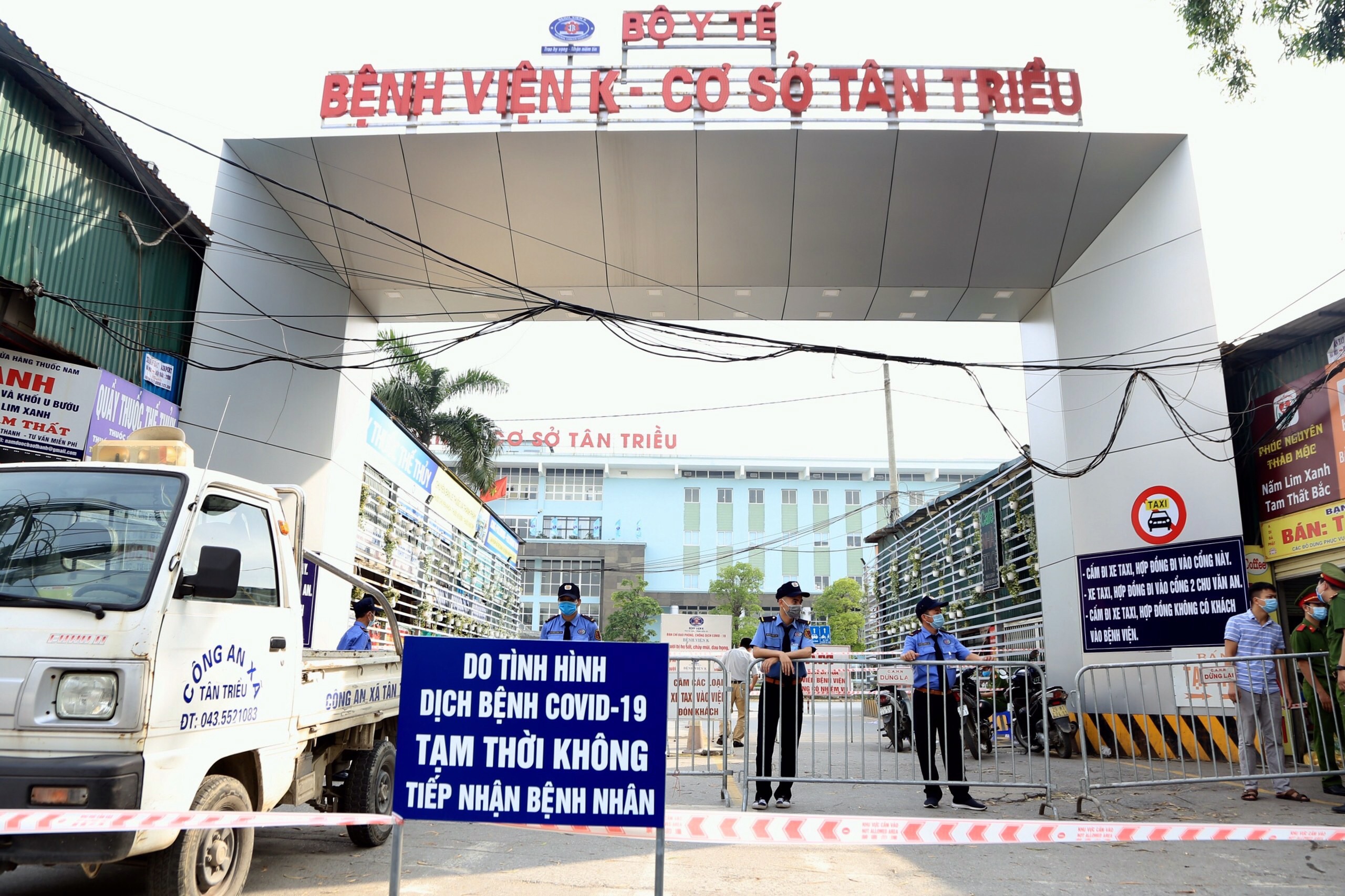 Hà Nội: Bệnh viện K Tân Triều bất ngờ được phong tỏa, dừng nhận bệnh nhân - Ảnh 1.