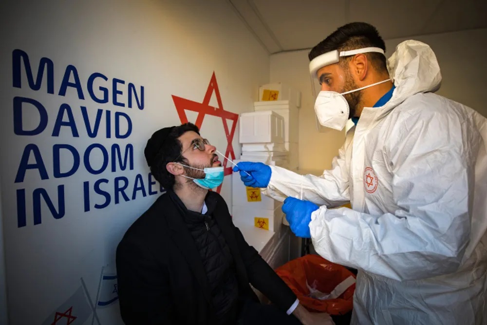Israel tận dụng thành công của chiến dịch tiêm chủng để thu hút khách du lịch - Ảnh 1.