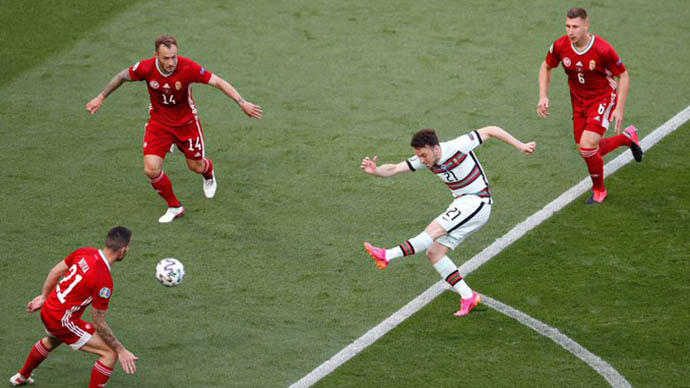 Kết quả Hungary 0-3 Bồ Đào Nha: Ronaldo đi vào lịch sử, Bồ Đào Nha khởi đầu thắng lợi - Ảnh 1.