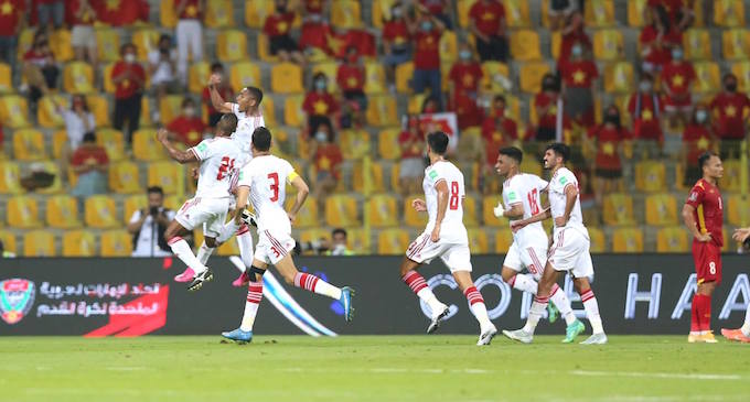 Kết quả UAE 2-3 Việt Nam: ĐT Việt Nam vào vòng loại thứ ba World Cup 2022 - Ảnh 1.