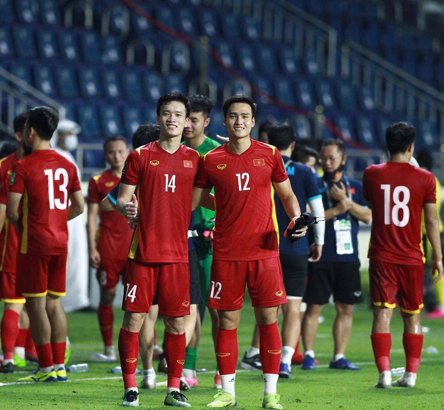 Cầu thủ tuyển Việt Nam hào hứng trước giờ về nước - Ảnh 6.