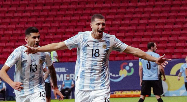 Kết quả Argentina 1-0 Uruguay: Messi tiếp tục tỏa sáng, Argentina có 3 điểm đầu tiên - Ảnh 1.
