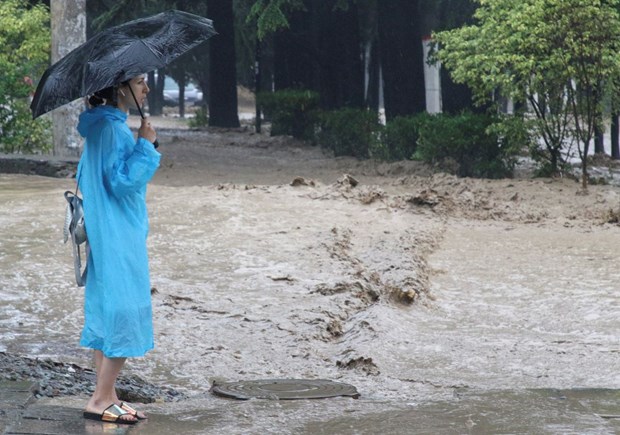 Nga ban bố tình trạng khẩn cấp do lũ lụt tại Bán đảo Crimea - Ảnh 1.