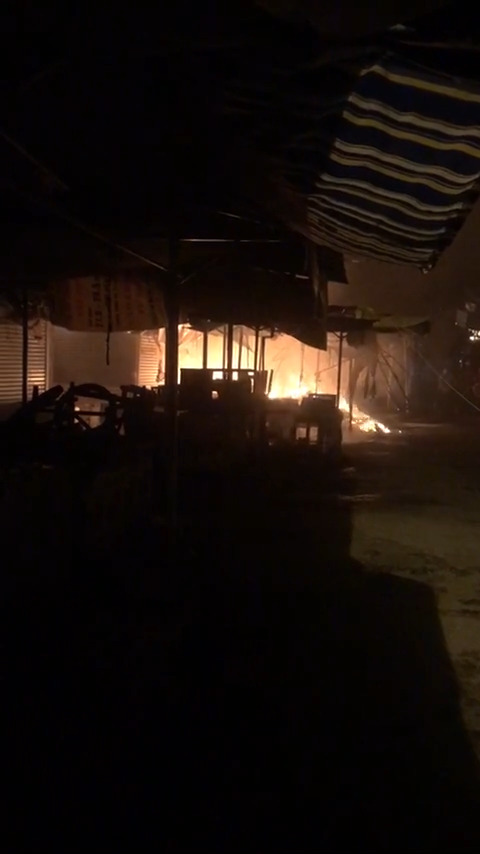 Hậu Giang: Cháy chợ Thị xã Long Mỹ thiệt hại hơn 900 triệu đồng - Ảnh 1.