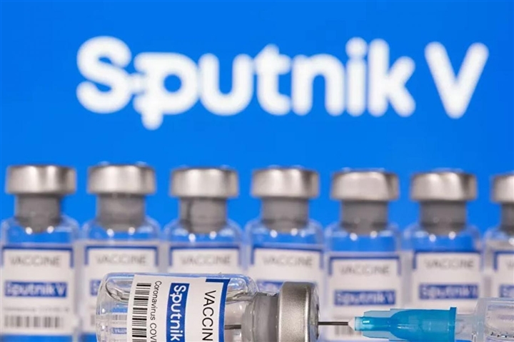 Vaccine Sputnik V kháng lại tất cả các biến thể COVID-19 - Ảnh 1.