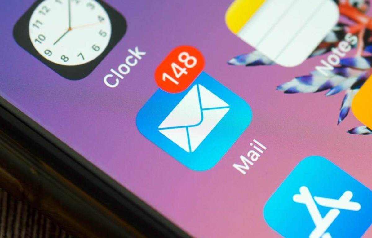 Apple sẽ thay đổi cách hoạt động của email trên iOS mới - Ảnh 1.