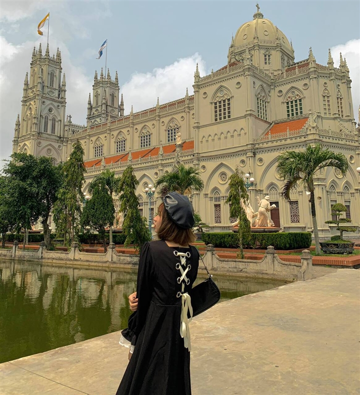 Lạc vào 'châu Âu thu nhỏ' ở Nam Định với 4 'tòa lâu đài' lộng lẫy đến mê hoặc - Ảnh 5.