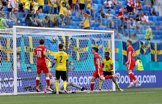 Kết quả Thụy Điển 3-2 Ba Lan: Mình Lewandowski tỏa sáng là chưa đủ - Ảnh 1.