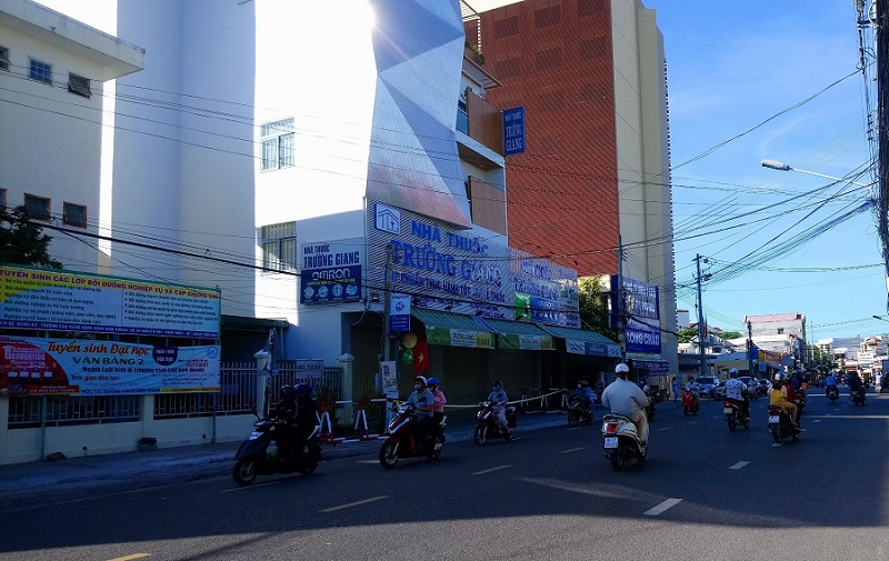 Bình Thuận thực hiện giãn cách xã hội thành phố Phan Thiết và huyện Tuy Phong - Ảnh 1.