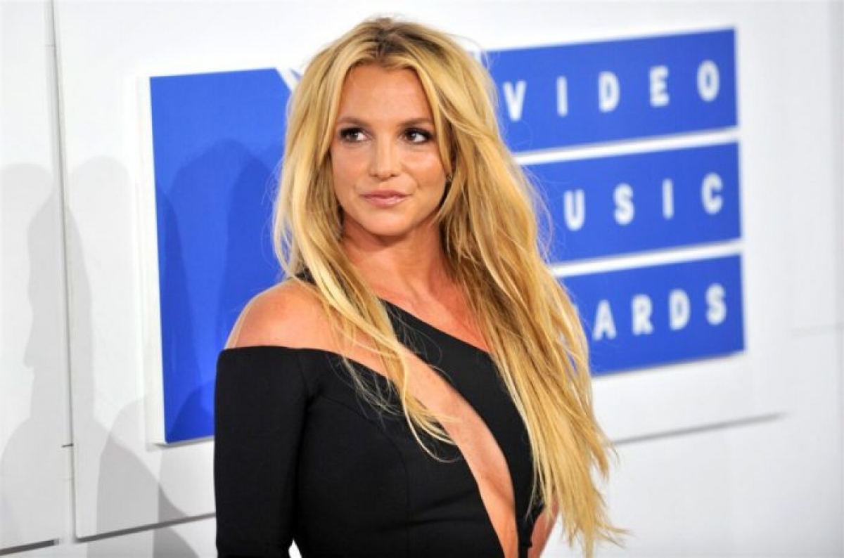 Bạn trai cũ tiết lộ bố Britney Spears kiếm bộn tiền từ con gái - Ảnh 2.