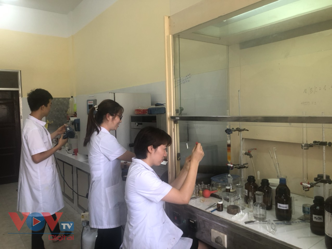Việt Nam nghiên cứu tổng hợp thuốc cho điều trị SARS-CoV-2 - Ảnh 1.