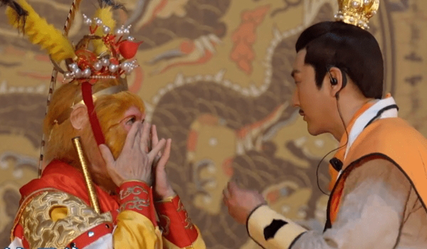 Lục Tiểu Linh Đồng 62 tuổi vẫn đóng Tôn Ngộ Không khiến khán giả rơi lệ - Ảnh 3.