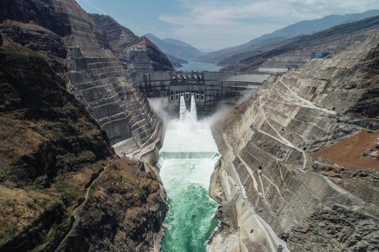 Trung Quốc: Đập thủy điện lớn thứ hai thế giới chính thức phát điện - Ảnh 1.