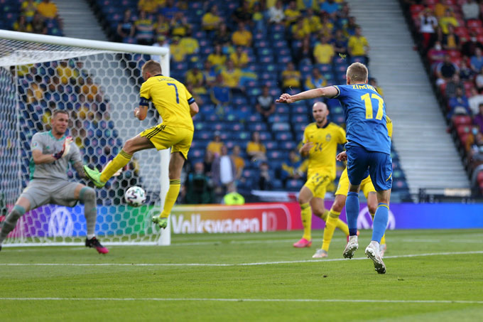 Kết quả Thụy Điển 1-2 Ukraine: Chiến thắng siêu kịch tính - Ảnh 1.
