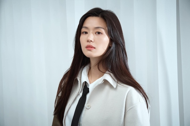 Khối tài sản khổng lồ của Jun Ji Hyun, sao nữ có cát-xê cao nhất Hàn Quốc - Ảnh 1.