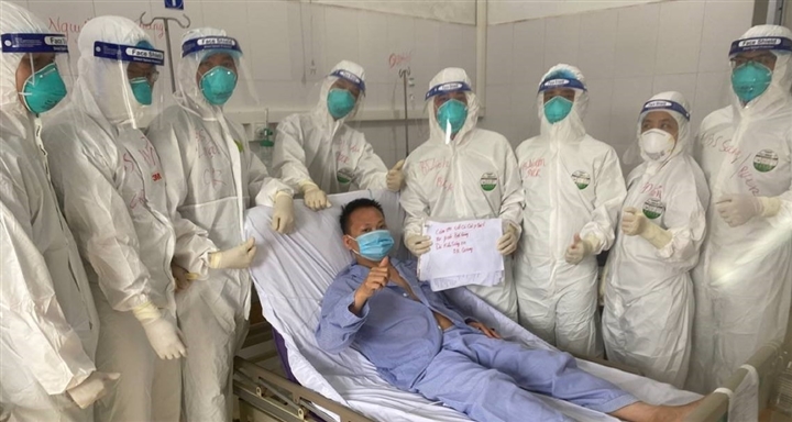 Bệnh nhân COVID-19 phải thở máy đầu tiên ở Bắc Giang được cứu sống ngoạn mục - Ảnh 2.