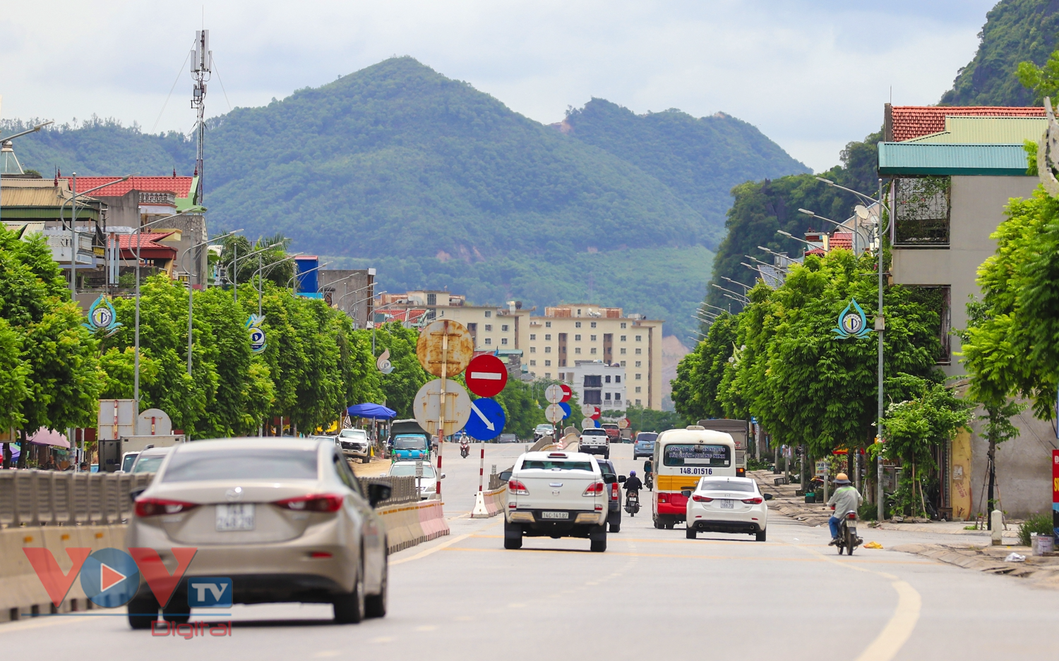 Người dân Quảng Ninh trở lại nhịp sống bình thường mới - Ảnh 1.